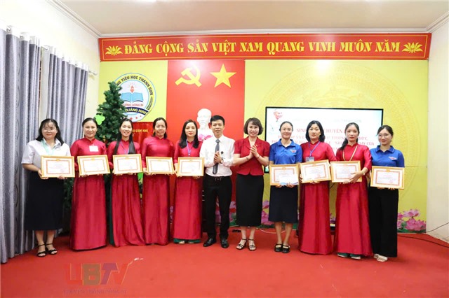 Trường Tiểu học Thanh Sơn sinh hoạt chuyên đề “Những lời dạy của Chủ tịch Hồ Chí Minh đối với ngành Giáo dục”