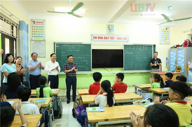 Ban Nội chính Tỉnh ủy giám sát công tác chăm sóc, giáo dục và bảo vệ trẻ em tại phường Uông Bí