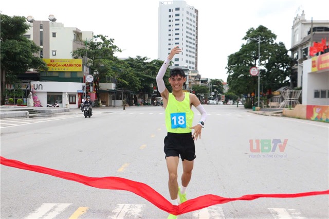 Khởi tranh các nội dung thi đấu môn Điền Kinh Đại hội TDTT phường Uông Bí lần thứ I