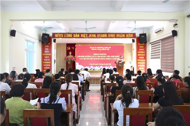 Khai giảng lớp bồi dưỡng lý luận chính trị cho đảng viên mới khóa III và lớp bồi dưỡng chuyên đề Lịch sử Đảng khóa I năm 2026