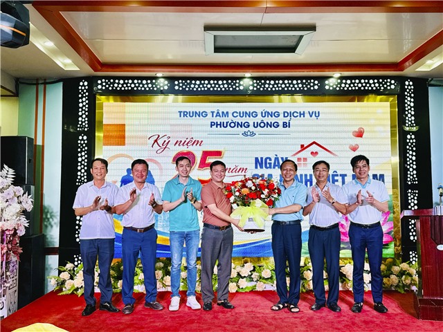 Trung tâm Cung ứng dịch vụ phường Uông Bí gặp mặt kỷ niệm 101 năm Ngày Báo chí Cách mạng Việt Nam (21/06/1925 - 21/06/2026); chào mừng 25 năm Ngày Gia đình Việt Nam (28/06/2001 - 28/06/2026)