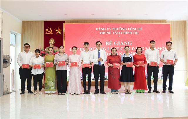 Tổng kết lớp Bồi dưỡng lý luận chính trị cho Đảng viên mới khóa III năm 2026