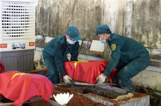 Hoàn thành lấy mẫu hài cốt đủ điều kiện phục vụ giám định ADN tại Nghĩa trang Liệt sĩ Uông Bí