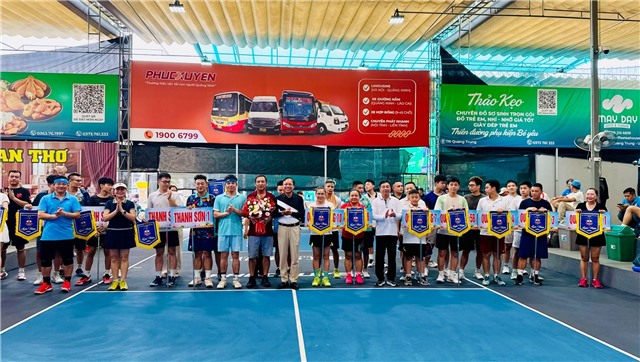 Phường Uông Bí Khai mạc Giải Pickleball gia đình năm 2026 