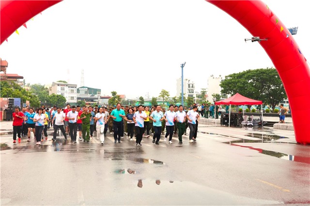 PHƯỜNG UÔNG BÍ: HƠN 500 NGƯỜI THAM GIA GIẢI CHẠY HƯỞNG ỨNG THÁNG HÀNH ĐỘNG PHÒNG, CHỐNG MA TÚY NĂM 2026