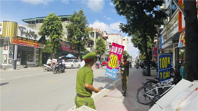 Phường Uông Bí duy trì cao điểm kiểm tra, xử lý vi phạm trật tự đô thị