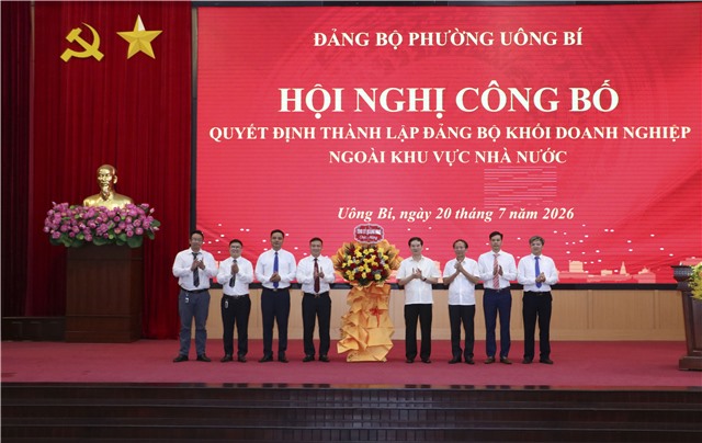 Đảng ủy phường Uông Bí công bố quyết định thành lập Đảng bộ Khối doanh nghiệp ngoài khu vực nhà nước