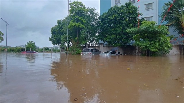 Miền Bắc tiếp tục mưa dông, Trung Bộ nắng nóng 38 độ