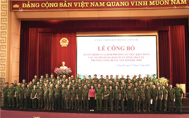 Phường Uông Bí công bố Quyết định kiện toàn các tổ tham gia bảo vệ an ninh, trật tự ở cơ sở