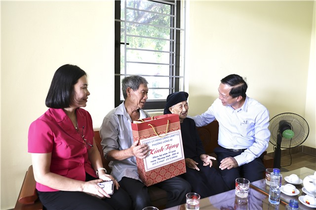Uông Bí - Nối dài những nghĩa cử tri ân