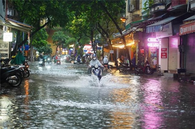 Những khu vực nào vẫn tiếp diễn mưa dông ở miền Bắc?