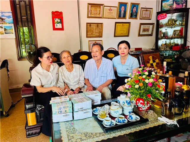 Thêm 01 hộ dân nhận tiền bồi thường, hỗ trợ tái định cư thực hiện dự án mở rộng Bệnh viện Việt Nam - Thụy Điển Uông Bí