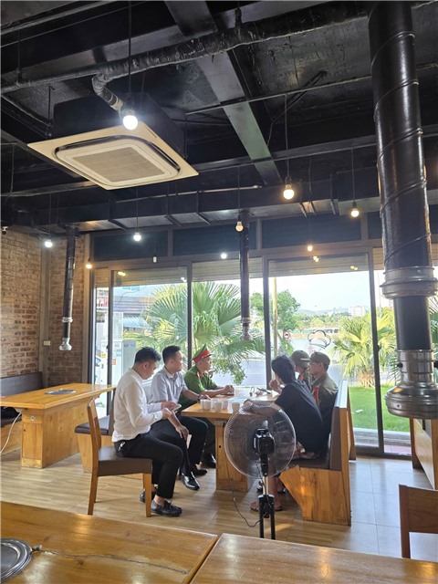 TIẾP NHẬN, XỬ LÝ PHẢN ÁNH VỀ TÌNH TRẠNG LẤN CHIẾM VỈA HÈ, XẢ NƯỚC THẢI TẠI QUÁN “NƯỚNG NGON”