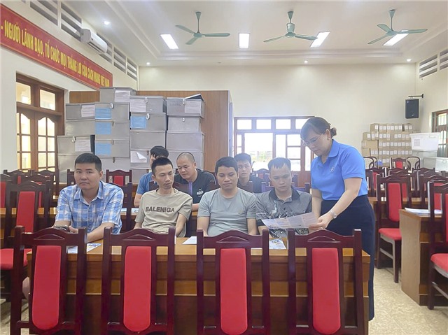 GIA ĐÌNH THAM GIA BHYT ĐẦY ĐỦ - CHỦ ĐỘNG BẢO VỆ SỨC KHỎE, VỮNG VÀNG TÀI CHÍNH 