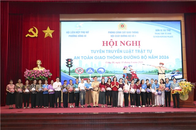 Hội LHPN phường Uông Bí tuyên truyền, phổ biến Luật trật tự - An toàn Giao thông đường bộ