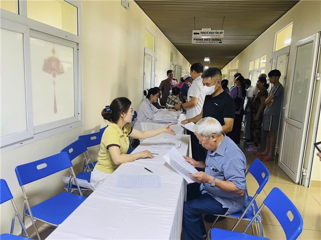 Triển khai đợt cao điểm khám sức khỏe định kỳ hoặc khám sàng lọc miễn phí cho người dân trên địa bàn phường Uông Bí năm 2026