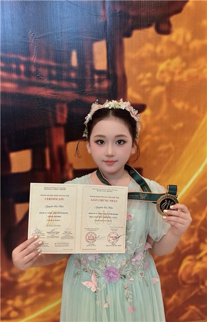 CÔ BÉ 8 TUỔI Ở PHƯỜNG UÔNG BÍ GIÀNH GIẢI VÀNG PIANO TẠI LIÊN HOAN ÂM NHẠC TOÀN QUỐC