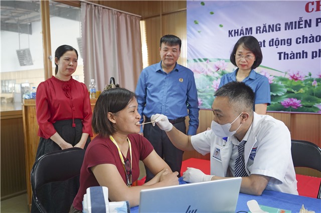 CÔNG ĐOÀN PHƯỜNG UÔNG BÍ PHỐI HỢP KHÁM RĂNG MIỄN PHÍ CHO ĐOÀN VIÊN, NGƯỜI LAO ĐỘNG