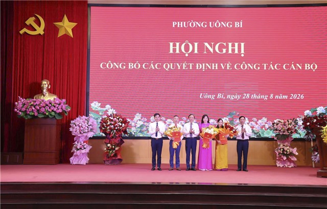Hội nghị công bố quyết định về công tác cán bộ