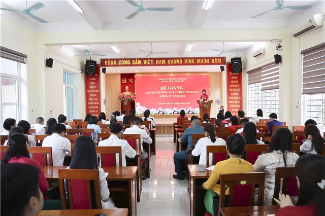 Bế giảng lớp bồi dưỡng nhận thức về Đảng khóa IV năm 2026