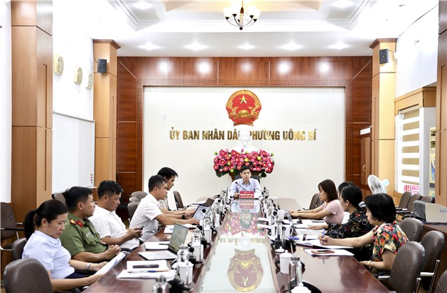 UBND phường Uông Bí nghe báo cáo tiến độ giải quyết kiến nghị cử tri và các vụ việc phức tạp, kéo dài