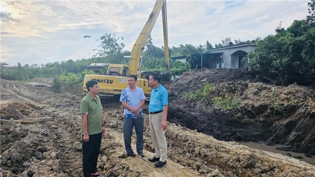 Đồng chí Nguyễn Chiến Thắng kiểm tra tiến độ các công trình trọng điểm trên địa bàn phường