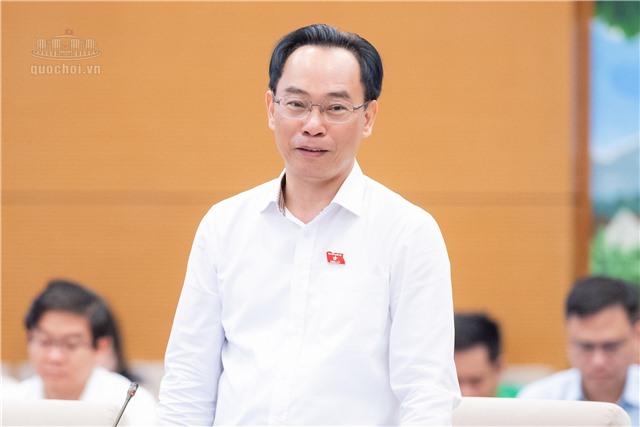 Bộ trưởng Bộ Giáo dục và Đào tạo nói gì về thiếu sách giáo khoa?