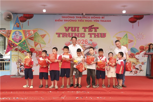 Trường TH&THCS Uông Bí tổ chức hoạt động ngoại khóa vui Tết Trung thu năm 2026