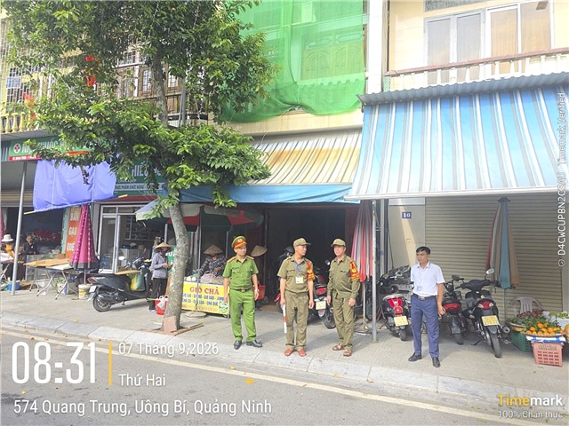 CÔNG AN PHƯỜNG UÔNG BÍ RA QUÂN CHẤN CHỈNH TRẬT TỰ ĐÔ THỊ TẠI CỔNG PHỤ CHỢ TRUNG TÂM UÔNG BÍ