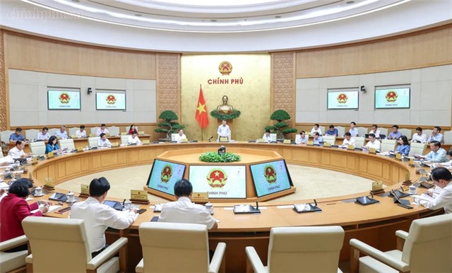 Chính phủ chỉ đạo loạt giải pháp tạo đà tăng trưởng những tháng cuối năm